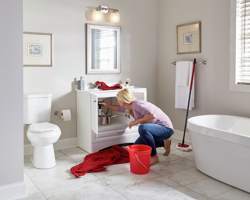 10 Tips To Effectively Clean Your Bathroom