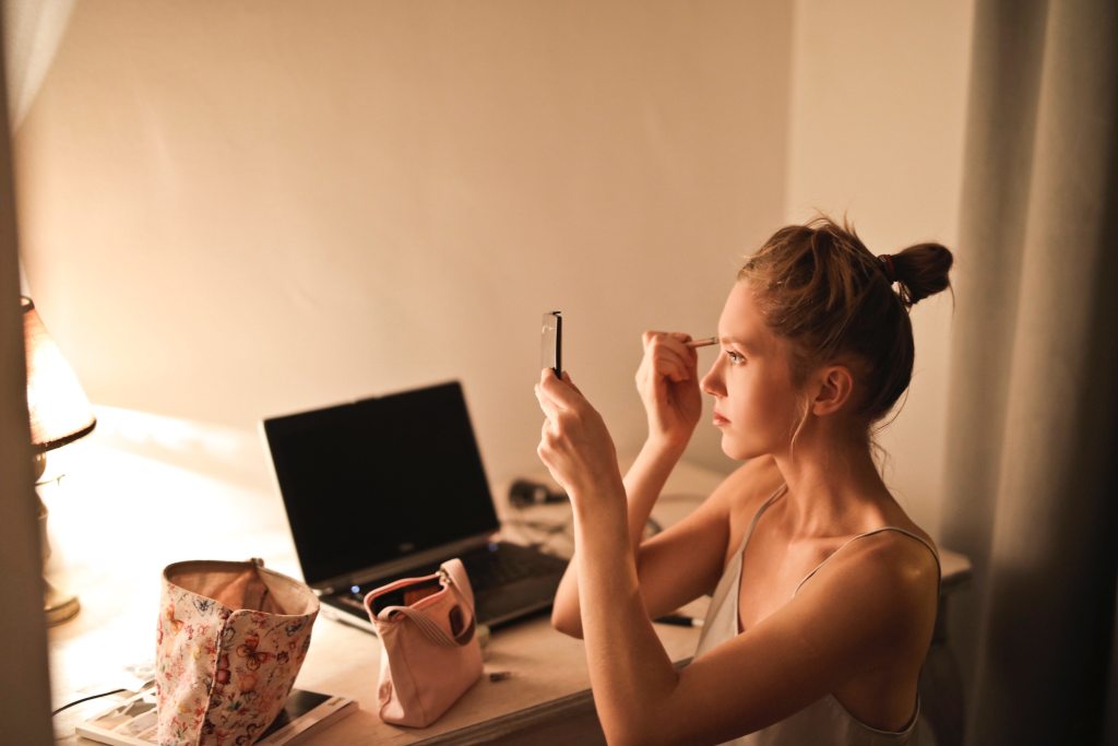11 Beauty Hacks For Lazy Ladies To Save Time In The Morning.