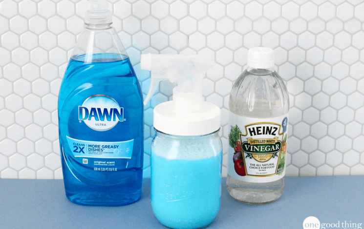 DIY Simple And Easy Tub Cleaner.