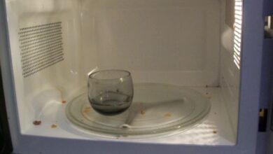 How To Clean Your Microwave Using Only Vinegar