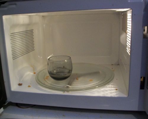 How To Clean Your Microwave Using Only Vinegar