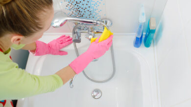 How To Easily Clean Your Bathtub Fast.
