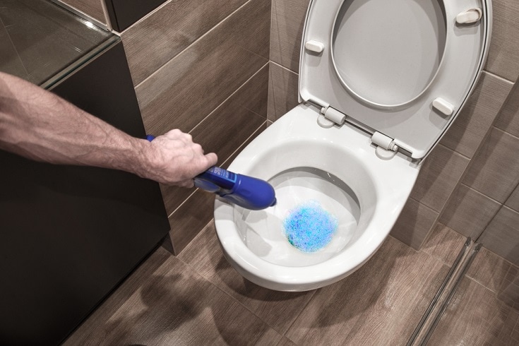 How to unclog your toilet without a plunger?