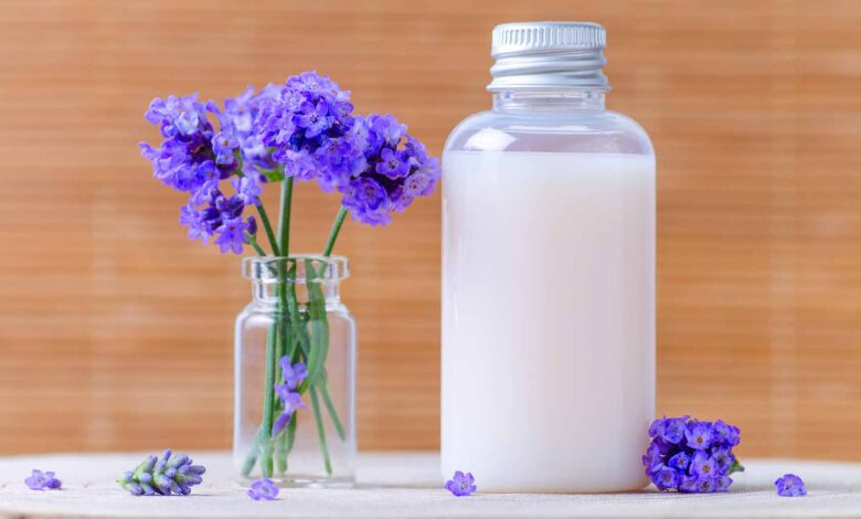 Natural Homemade Shampoo That Will Save Both Your Scalp And Your Money!
