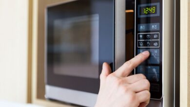 Never Reheat These 7 Foods With The Microwave