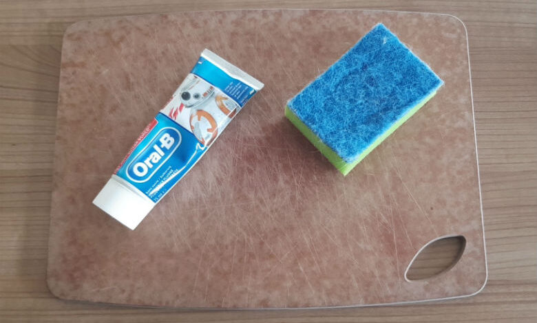 Things You Didn’t Know You Could Clean Using Toothpaste