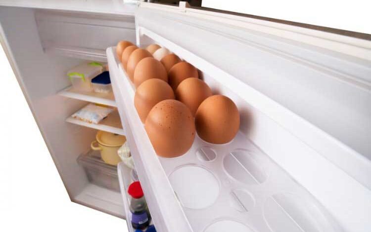 Why You Should Not Keep Eggs In The Door Of The Fridge
