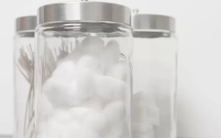 How to Deodorize a Smelly Trash Can with Cotton Balls