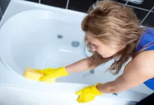 Simple and Natural Method to Erase Rust Stains from Your Bathtub